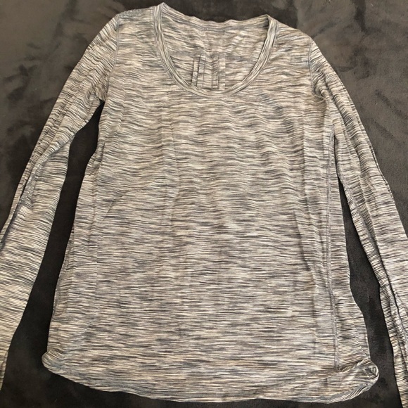 lululemon athletica Tops - Long sleeve lululemon top Size 6